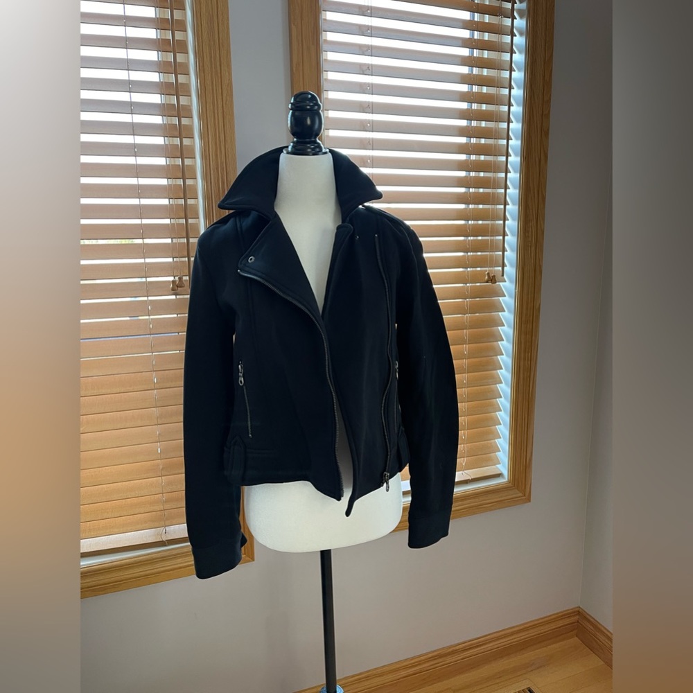 Women’s black bomber, heavy material excellent condition